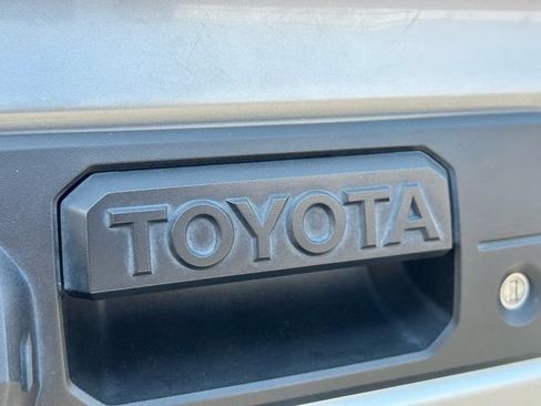 Certified 2023 Toyota Tacoma TRD Off-Road w/ Technology Package AWD/4WD image 10