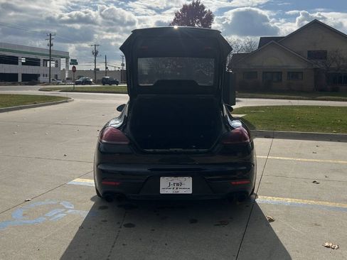 Used 2016 Porsche Panamera GTS image 8