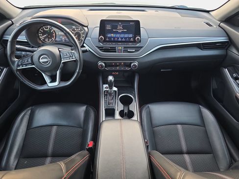 Used 2025 Nissan Altima 2.5 SR FWD image 9