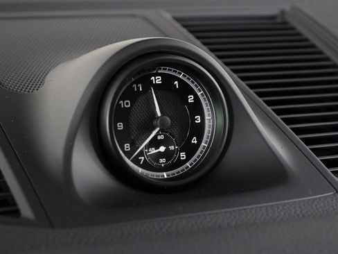 New 2026 Porsche Macan image 16