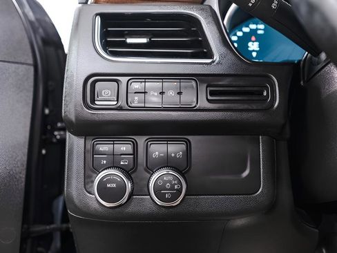 Used 2023 GMC Yukon XL SLE image 20