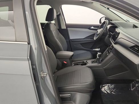 Used 2024 Volkswagen Taos SE w/ Panoramic Sunroof Package image 27