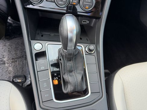 Used 2019 Volkswagen Jetta R-Line FWD image 20