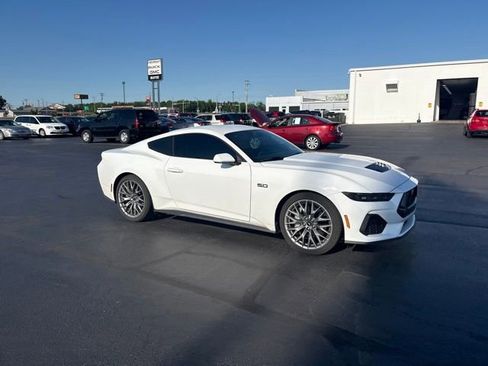 Used 2025 Ford Mustang GT Premium RWD image 8