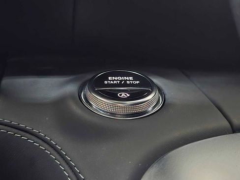 Certified 2022 Mercedes-Benz SL 63 AMG 4MATIC image 33