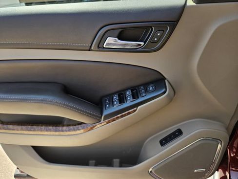 Used 2020 Chevrolet Suburban Premier RWD image 13