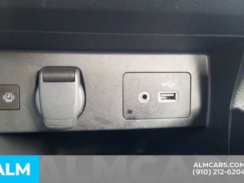 Used 2024 Nissan Versa SV image 10