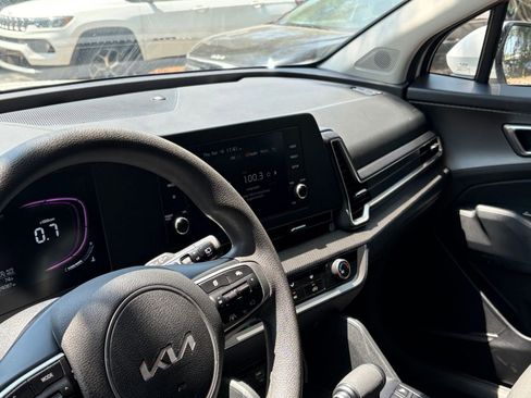Used 2025 Kia Sportage LX image 33