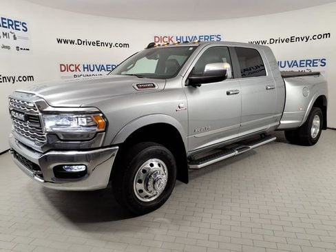 Used 2022 RAM 3500 Limited w/ Max Tow Package AWD/4WD image 1