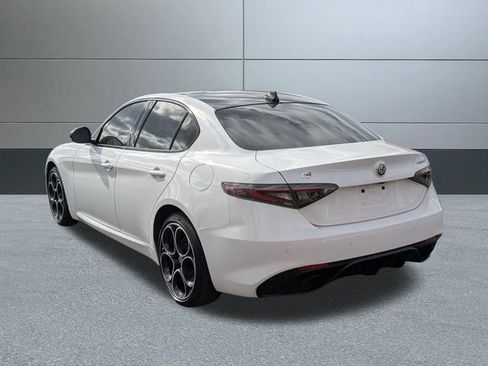 Used 2025 Alfa Romeo Giulia AWD image 4