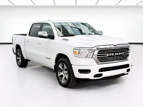 Used 2024 RAM 1500 Laramie AWD/4WD image 3
