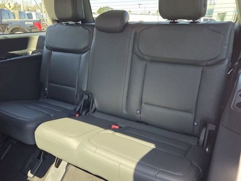 New 2026 Ford Expedition Active image 11