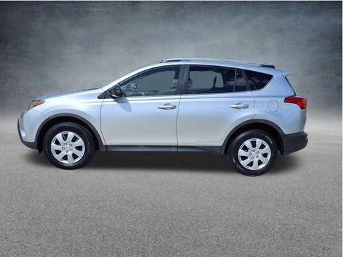 Used 2015 Toyota RAV4 LE AWD/4WD image 5