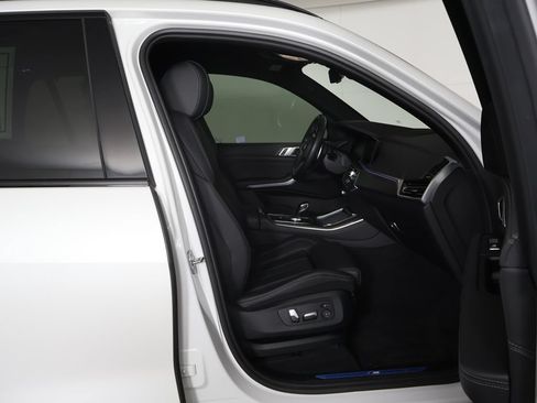 Used 2022 BMW X5 xDrive40i AWD/4WD image 35