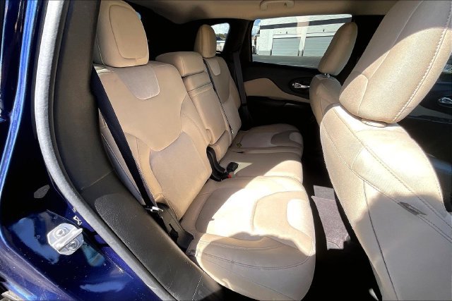 Used 2016 Jeep Cherokee Sport AWD/4WD image 29