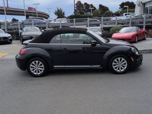 Used 2018 Volkswagen Beetle 2.0T FWD image 5