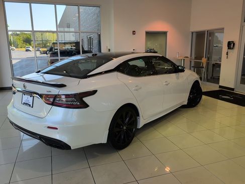 Used 2020 Nissan Maxima SR w/ Sport Mat Group image 5
