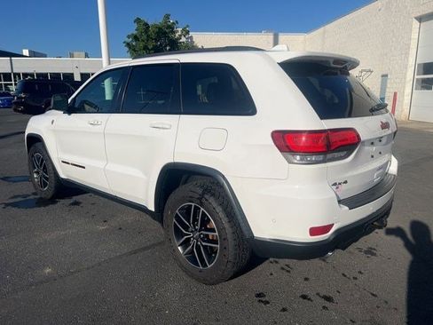 Used 2017 Jeep Grand Cherokee Trailhawk w/ Trailhawk Luxury Group AWD/4WD image 11