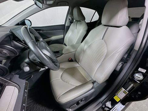 Used 2024 Toyota Camry SE FWD image 15