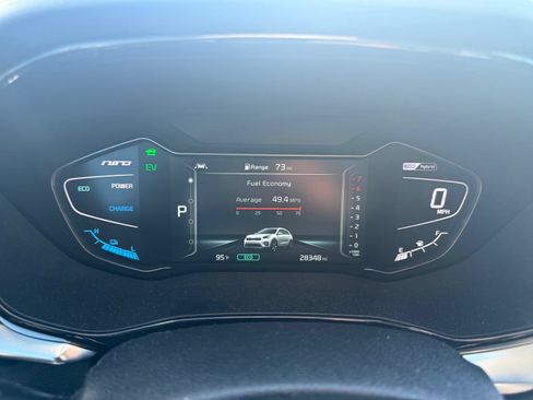 Used 2022 Kia Niro LXS w/ Digital Cluster Package FWD image 16