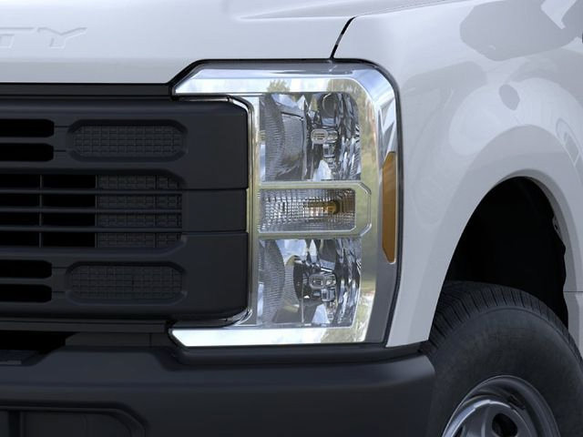 New 2026 Ford F250 XL w/ F-250 >10K GVWR Package AWD/4WD image 18