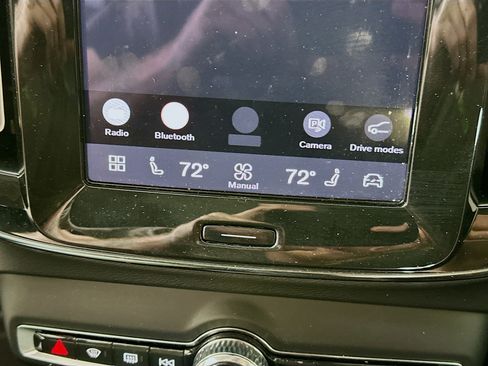 Used 2023 Volvo XC40 B4 Plus w/ Driver Assist Package FWD image 24