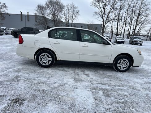 Used 2007 Chevrolet Malibu LS image 8