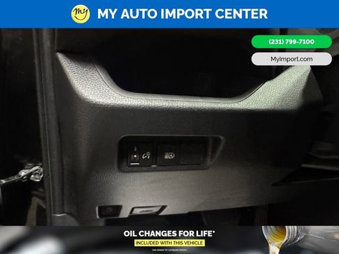 Used 2025 Toyota RAV4 LE AWD/4WD image 14