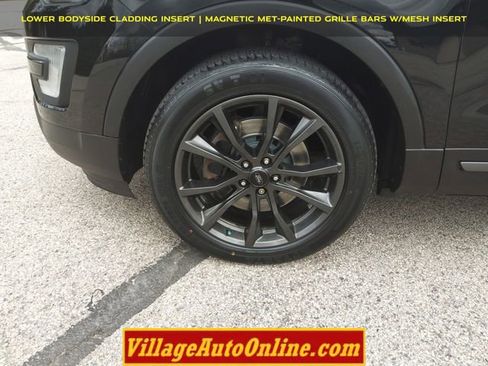 Used 2017 Ford Explorer XLT w/ XLT Technology Feature Bundle AWD/4WD image 10