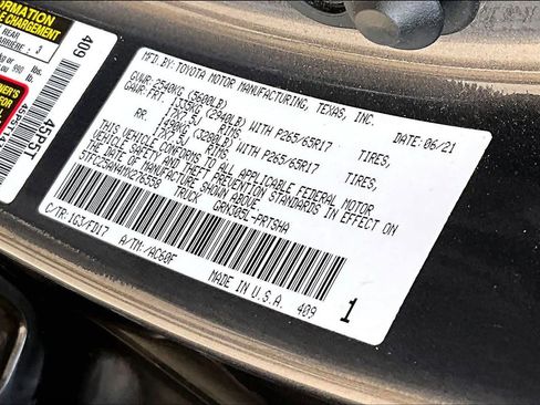 Used 2021 Toyota Tacoma TRD Sport w/ Technology Package AWD/4WD image 34