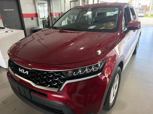 Certified 2022 Kia Sorento LX FWD image 3