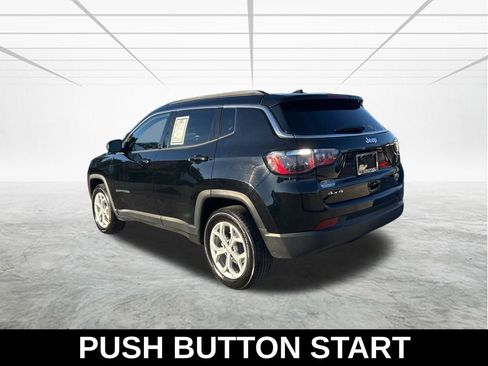 Used 2024 Jeep Compass Latitude image 7