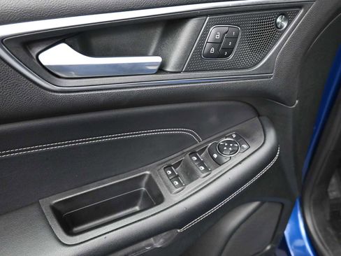 Used 2022 Ford Edge Titanium image 10