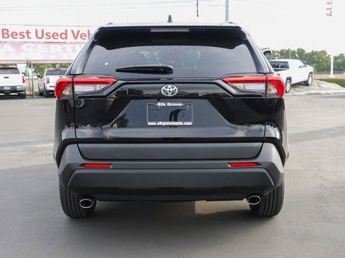 Used 2022 Toyota RAV4 XLE image 9