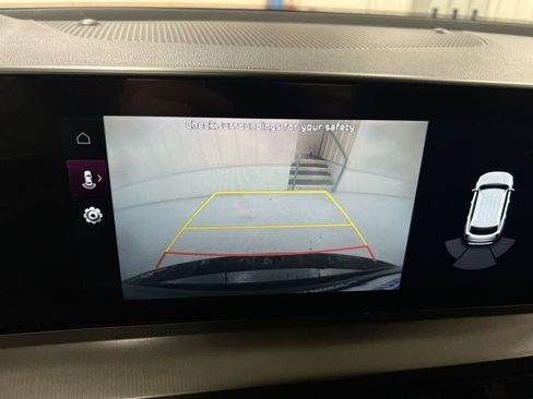 Used 2024 Kia Telluride S image 16