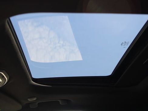 Used 2025 Jeep Grand Cherokee Altitude RWD image 39