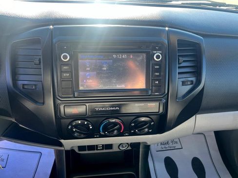 Used 2015 Toyota Tacoma 2WD Access Cab image 12