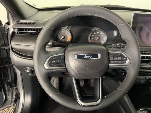 Used 2022 Jeep Compass Latitude AWD/4WD image 10
