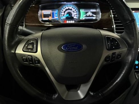 Used 2017 Ford Taurus Limited FWD image 15