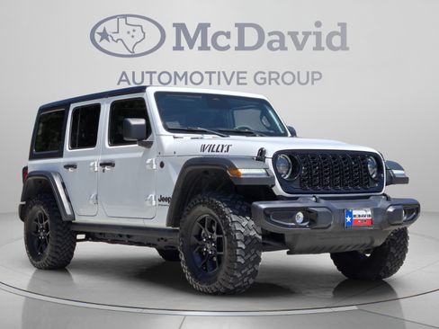 Used 2025 Jeep Wrangler Unlimited Sport AWD/4WD image 7