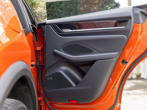 Certified 2025 Porsche Macan Electric image 46