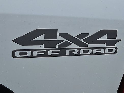 Used 2018 RAM 2500 Tradesman w/ Chrome Appearance Group AWD/4WD image 16