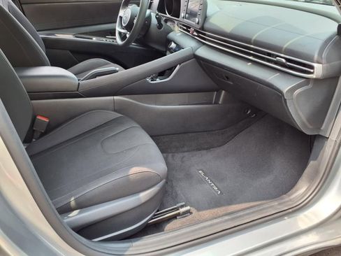 Used 2023 Hyundai Elantra SEL image 10