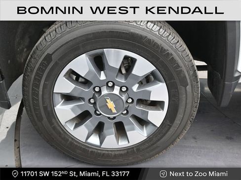 Used 2023 Chevrolet Silverado 2500 Custom w/ Custom Value Package image 9