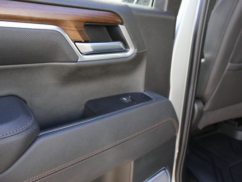 Certified 2025 Chevrolet Silverado 1500 High Country w/ Technology Package image 24