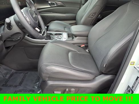 Used 2025 Kia Carnival SX Prestige image 18