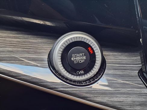 Used 2022 Jeep Wagoneer Series II w/ Rear Seat Video Group 1 image 25