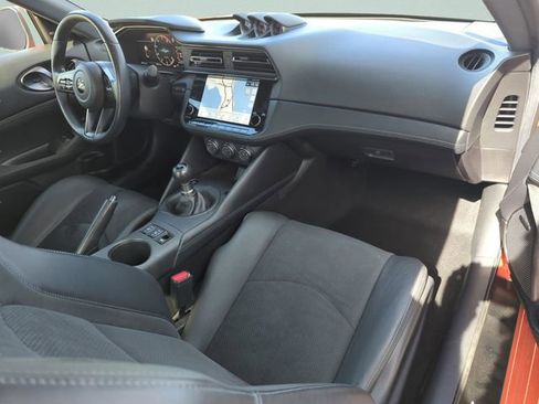 Used 2024 Nissan Z Performance w/ Heritage Edition RWD image 18