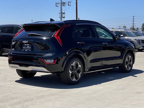 New 2026 Kia Niro Wave FWD image 3