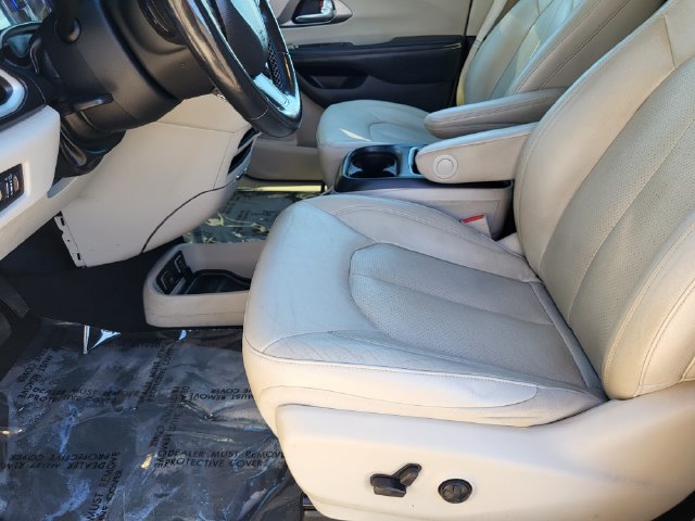 Used 2021 Chrysler Pacifica Touring-L FWD image 9